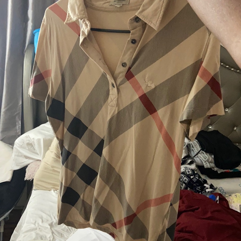 Burberry collar short sleeve shirt